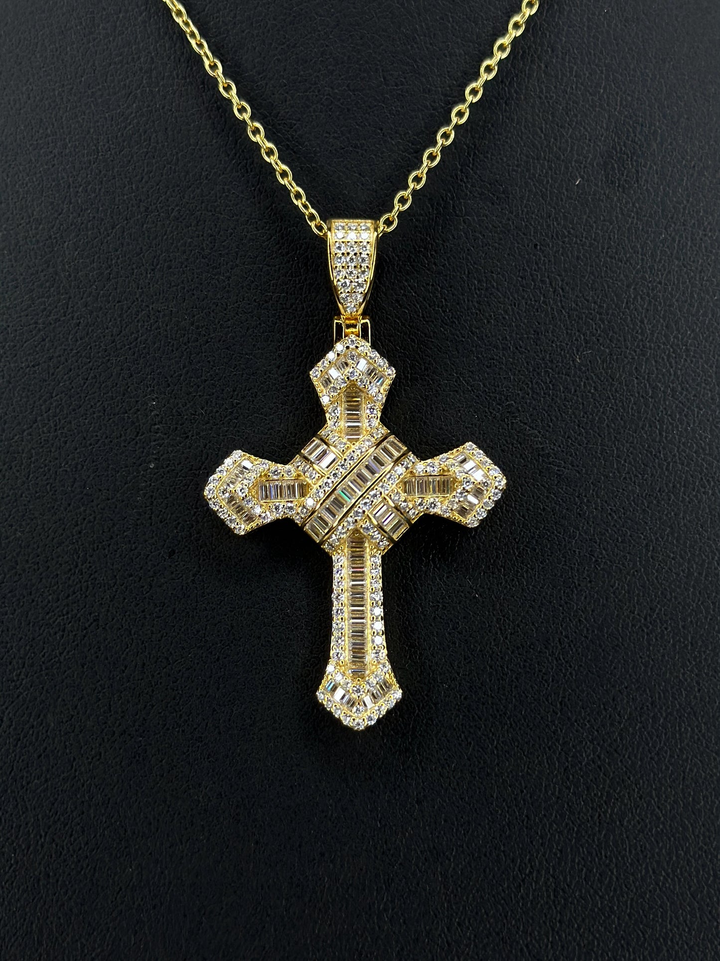 Cross Pendant With VVS1 Moissanite Stones + Chain