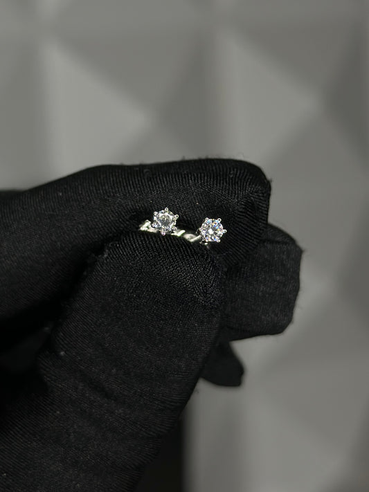 Diamond Display 6 Prong 3mm Set VVS1 Moissanite Silver