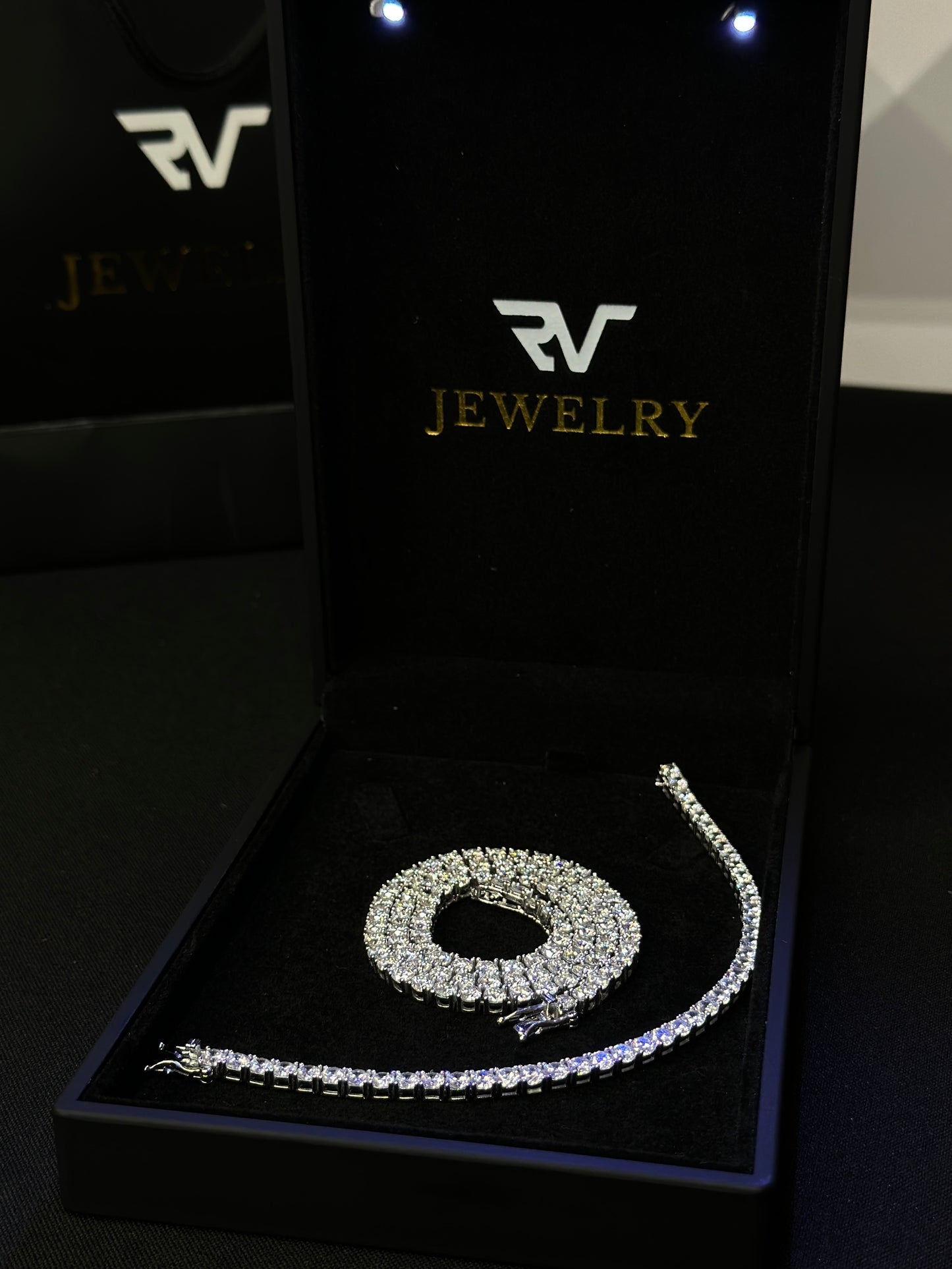 Set de Cadena y Pulsera Tennis Plateada 4mm