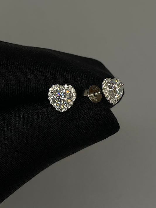 Heart Display 2 VVS1 Moissanite Silver