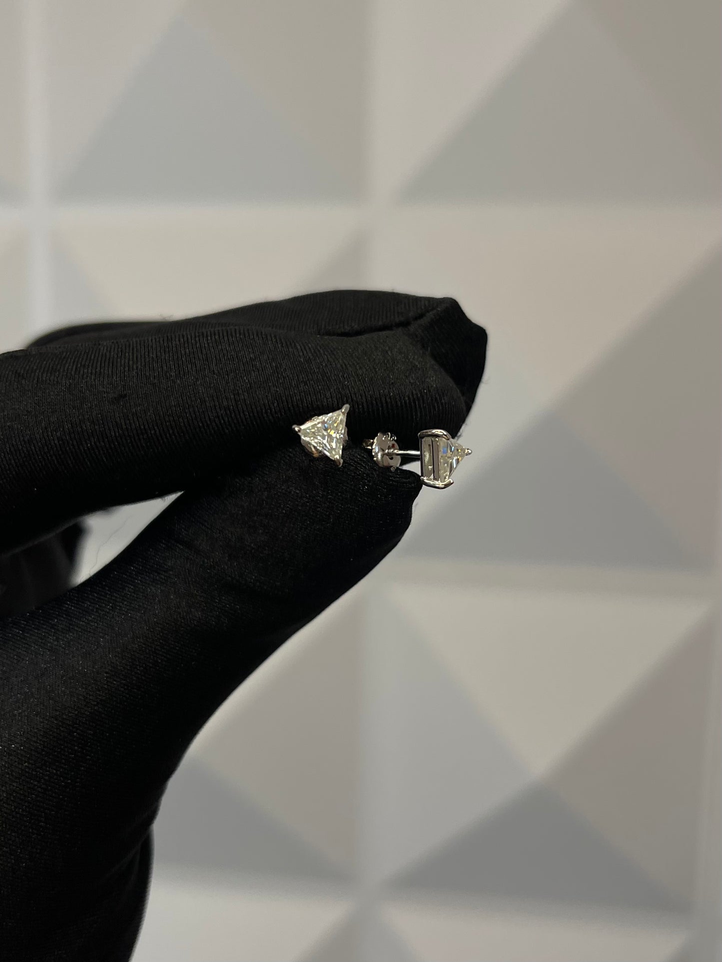 Pantalla Triangular VVS1 Moissanite Plata